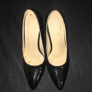 Shoes - Shinny black pumps Shoes - Shinny black pumps